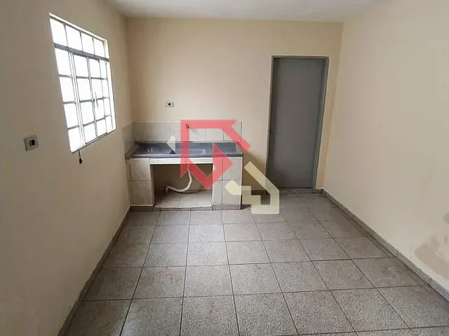 Casa 1 quarto e 1 banheiro, para alugar, no bairro Vila Assis Brasil em Mauá