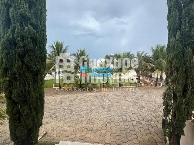 Casa com 420m², à venda, no bairro Primavera em GUAXUPÉ