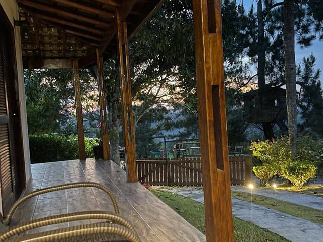 Casa 3 quartos e 3 banheiros, à venda ou para alugar, no bairro Camping Serra da Estrela em Araçariguama