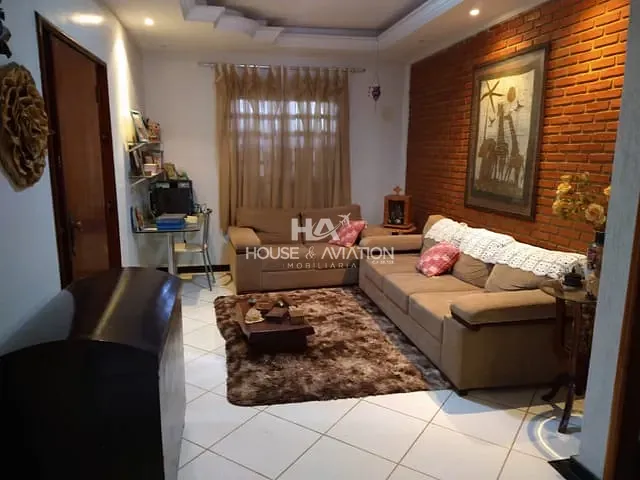 Casa com 490m² 3 quartos e 3 banheiros, à venda, no bairro Setor Jaó em Goiânia
