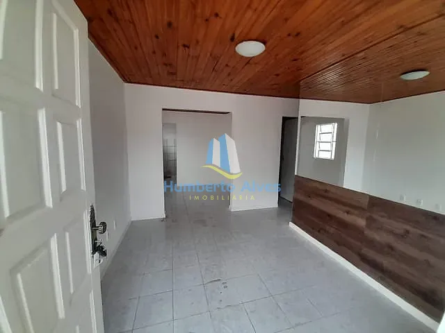 Casa com 204m² 4 quartos e 3 banheiros, para alugar, no bairro Felícia em Vitória da Conquista