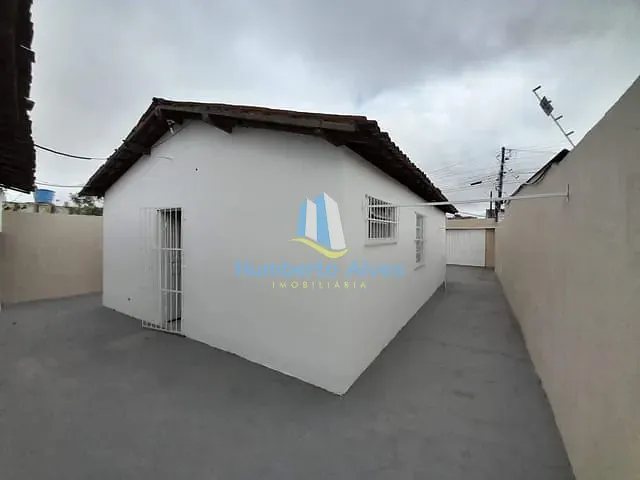 Casa com 204m² 4 quartos e 3 banheiros, para alugar, no bairro Felícia em Vitória da Conquista