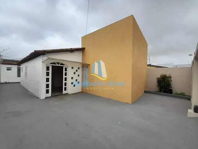 Casa com 204m² 4 quartos e 3 banheiros, para alugar, no bairro Felícia em Vitória da Conquista