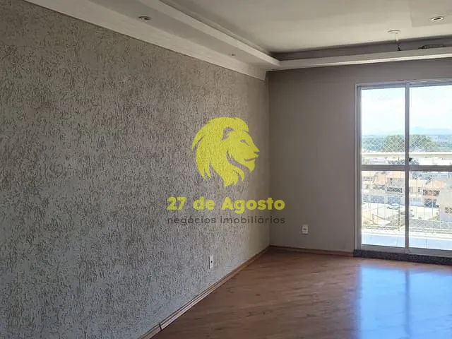 Casa com 250m² 3 quartos e 2 banheiros, à venda, no bairro Portão em Curitiba