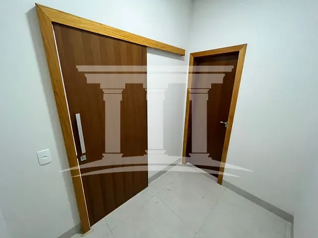 Casa com 300m², à venda, no bairro Distrito Industrial em Sinop