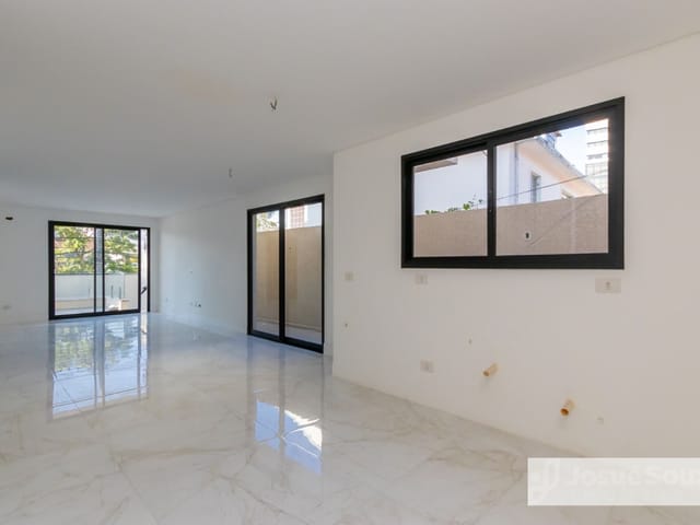 Casa com 271m² 3 quartos e 5 banheiros, à venda, no bairro Bom Retiro em Curitiba
