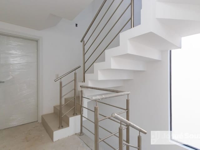 Casa com 271m² 3 quartos e 5 banheiros, à venda, no bairro Bom Retiro em Curitiba