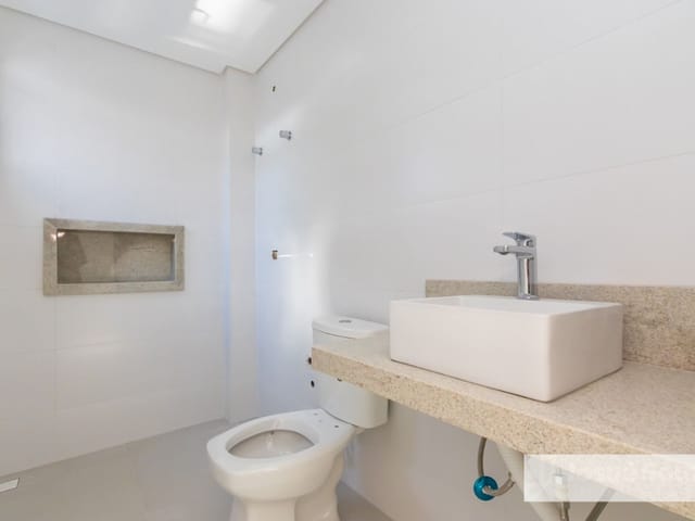 Casa com 271m² 3 quartos e 5 banheiros, à venda, no bairro Bom Retiro em Curitiba