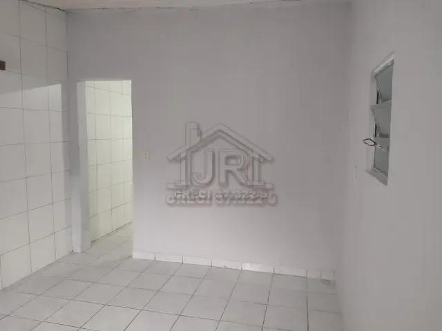 Casa com 250m² 1 quarto e 1 banheiro, para alugar, no bairro Jardim Zaira em Mauá