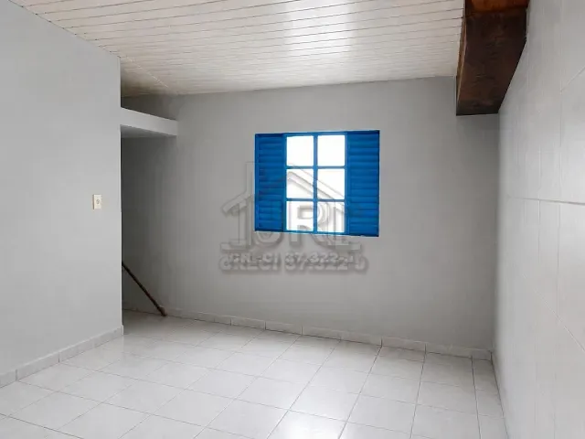 Casa com 250m² 1 quarto e 1 banheiro, para alugar, no bairro Jardim Zaira em Mauá