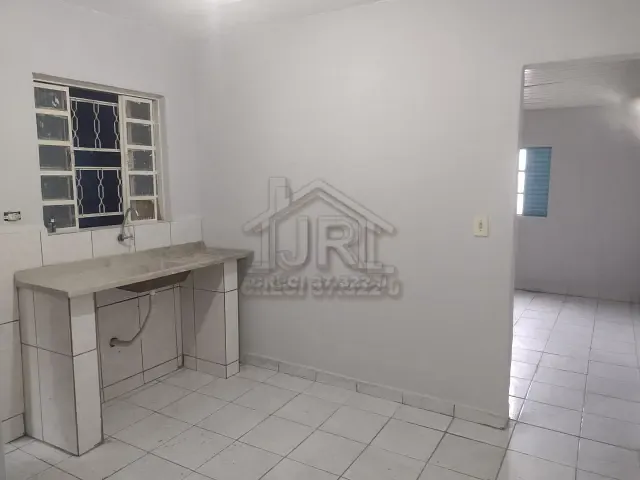 Casa com 250m² 1 quarto e 1 banheiro, para alugar, no bairro Jardim Zaira em Mauá