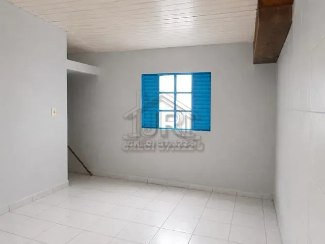 Casa com 250m² 1 quarto e 1 banheiro, para alugar, no bairro Jardim Zaira em Mauá