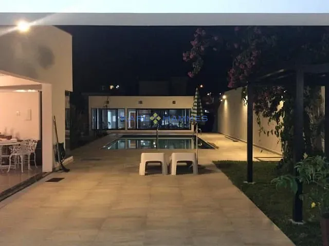 Casa com 1000m² 4 quartos e 5 banheiros, à venda, no bairro Castelanea em Petrópolis