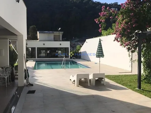 Casa com 1000m² 4 quartos e 5 banheiros, à venda, no bairro Castelanea em Petrópolis