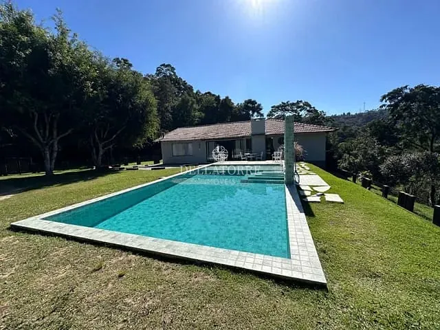 Casa com 2500m² 4 quartos e 5 banheiros, à venda, no bairro Parque do Imbui em Teresópolis
