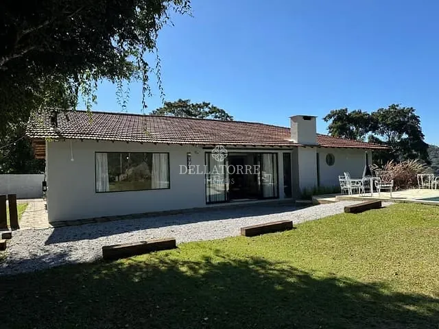 Casa com 2500m² 4 quartos e 5 banheiros, à venda, no bairro Parque do Imbui em Teresópolis
