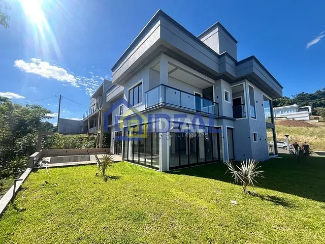 Casa com 357m² 3 quartos e 2 banheiros, à venda, no bairro Santa Cruz em Concórdia
