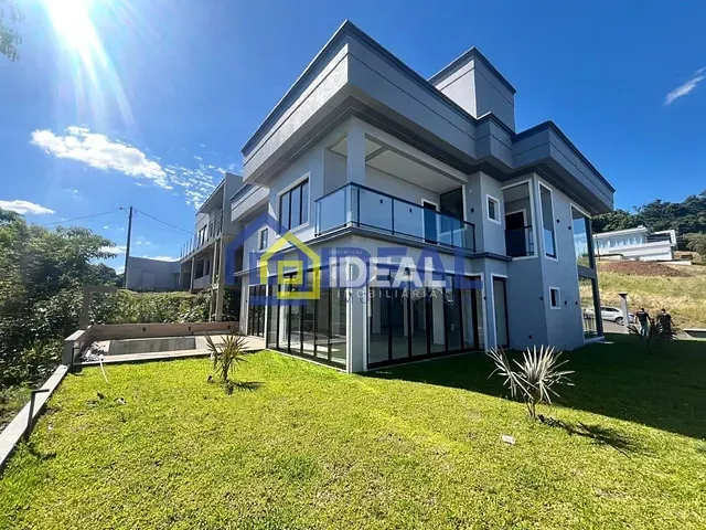 Casa com 357m² 3 quartos e 2 banheiros, à venda, no bairro Santa Cruz em Concórdia