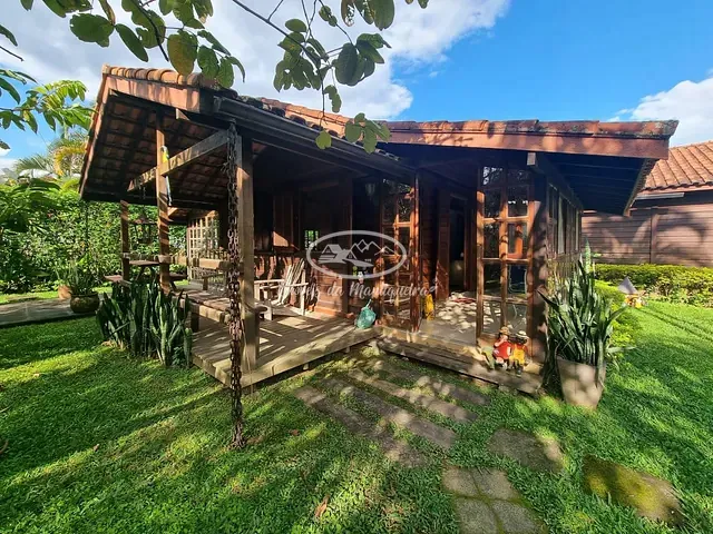 Casa com 560m² 5 quartos e 5 banheiros, à venda ou para alugar, no bairro Penedo em Itatiaia
