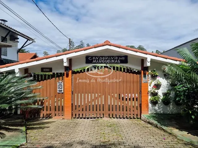 Casa com 560m² 5 quartos e 5 banheiros, à venda ou para alugar, no bairro Penedo em Itatiaia