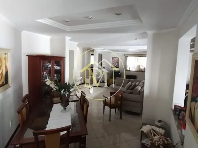 Casa com 660m² 4 quartos e 6 banheiros, à venda, no bairro Jardim Ibiti do Paco em Sorocaba