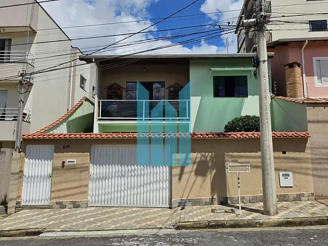 Casa com 250m² 3 quartos e 2 banheiros, à venda, no bairro Jardim das Hortênsias em Poços de Caldas
