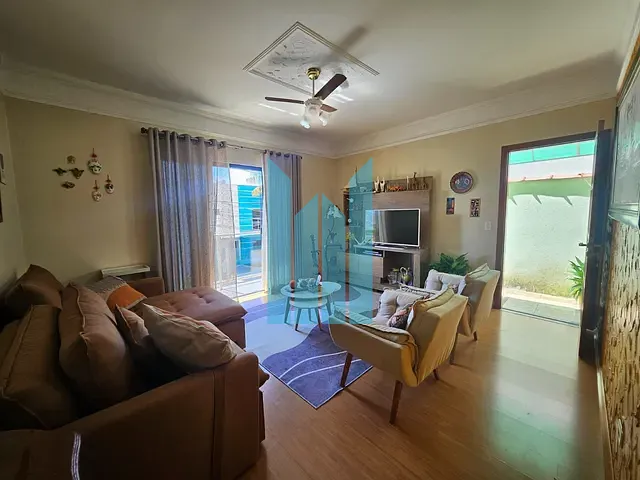 Casa com 250m² 3 quartos e 2 banheiros, à venda, no bairro Jardim das Hortênsias em Poços de Caldas