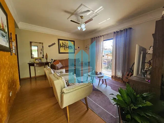 Casa com 250m² 3 quartos e 2 banheiros, à venda, no bairro Jardim das Hortênsias em Poços de Caldas
