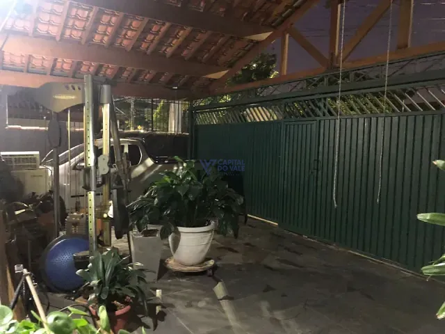Casa com 250m² 3 quartos e 3 banheiros, à venda ou para alugar, no bairro Jardim das Indústrias em São José dos Campos