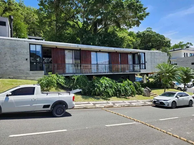 Casa com 522m² 4 quartos e 6 banheiros, à venda, no bairro Barra em Balneário Camboriú