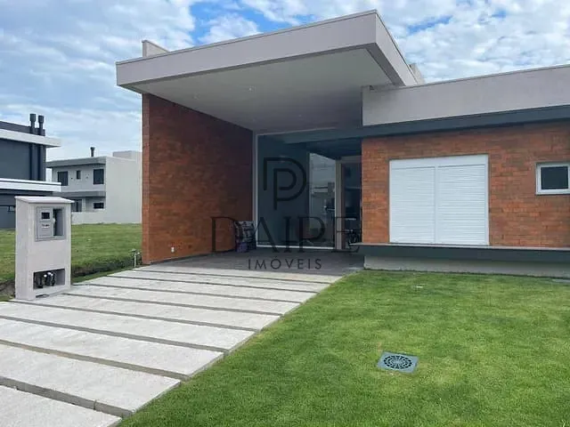 Casa 2 quartos e 2 banheiros, à venda, no bairro Centro em Xangri-Lá