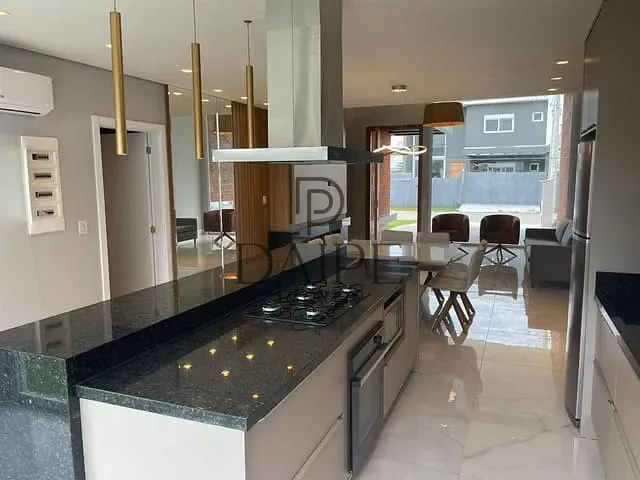 Casa 2 quartos e 2 banheiros, à venda, no bairro Centro em Xangri-Lá