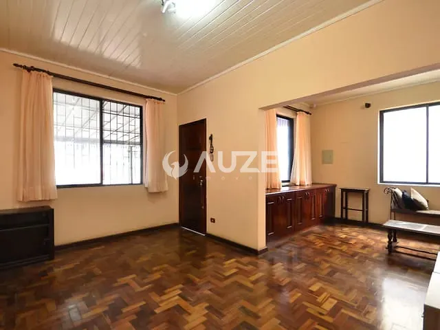 Casa com 352m², à venda, no bairro Vila Izabel em Curitiba