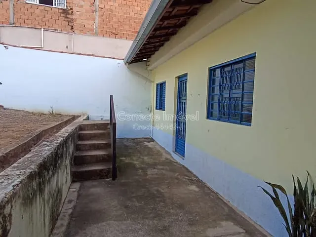 Casa com 374m² 2 quartos e 1 banheiro, à venda, no bairro Parque Florianópolis em Jaguariúna