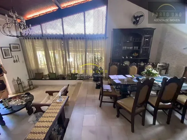 Casa com 360m², à venda, no bairro Pituba em Salvador