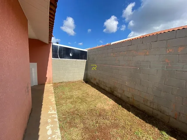 Casa com 126m² 2 quartos e 1 banheiro, para alugar, no bairro Núcleo Habitacional 2000 em Guarapuava
