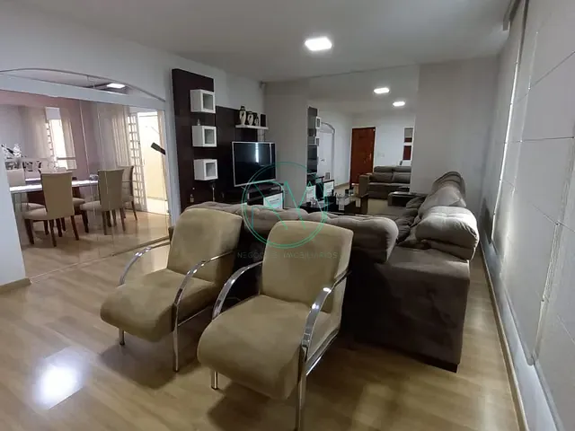 Casa com 300m² 3 quartos e 3 banheiros, à venda, no bairro Portal de Versalhes 2 em Londrina