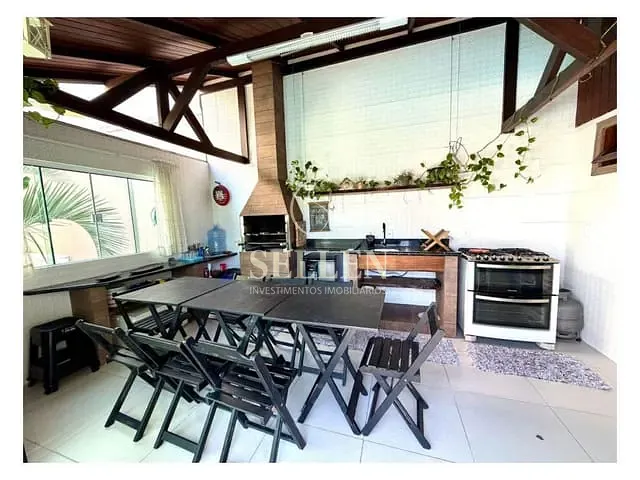 Casa com 130m² 4 quartos e 3 banheiros, para alugar, no bairro Nações em Balneário Camboriú