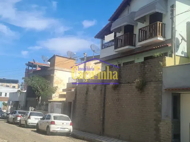 Casa com 1m² 3 quartos e 2 banheiros, à venda ou para alugar, no bairro Centro em Barra do Piraí