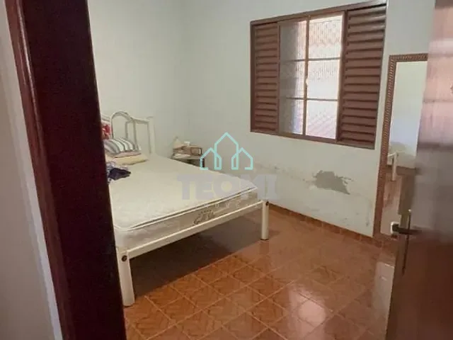 Casa com 250m² 3 quartos e 1 banheiro, à venda, no bairro Itaim em Taubaté