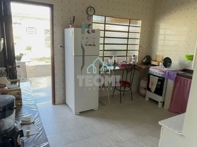 Casa com 250m² 3 quartos e 1 banheiro, à venda, no bairro Itaim em Taubaté