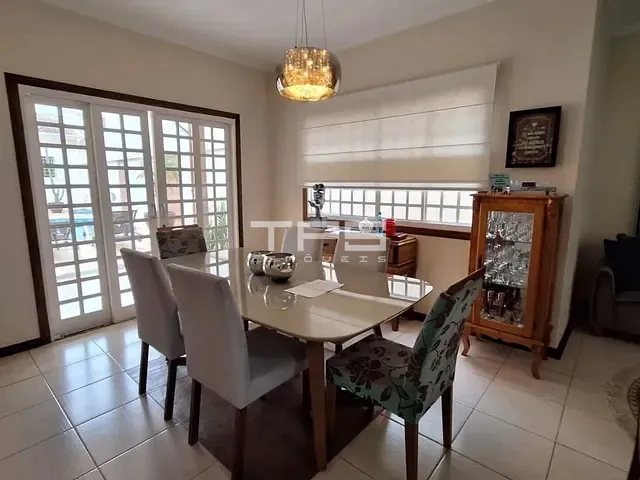 Casa com 300m² 4 quartos e 1 banheiro, à venda, no bairro Parque Residencial Beira Rio em Guaratinguetá