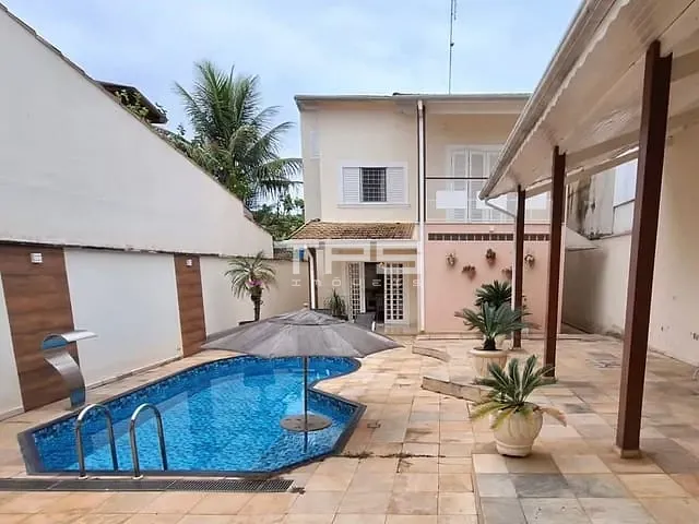 Casa com 300m² 4 quartos e 1 banheiro, à venda, no bairro Parque Residencial Beira Rio em Guaratinguetá