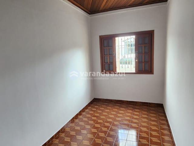 Casa com 294m² 3 quartos e 2 banheiros, à venda, no bairro Jardim Veneza em Mogi das Cruzes