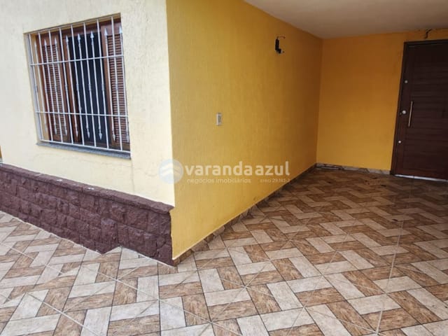 Casa com 294m² 3 quartos e 2 banheiros, à venda, no bairro Jardim Veneza em Mogi das Cruzes