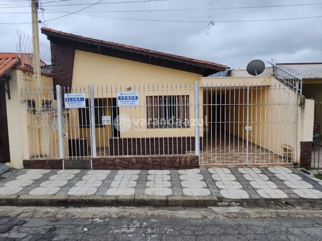 Casa com 294m² 3 quartos e 2 banheiros, à venda, no bairro Jardim Veneza em Mogi das Cruzes