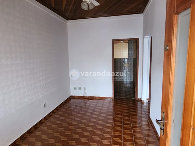 Casa com 294m² 3 quartos e 2 banheiros, à venda, no bairro Jardim Veneza em Mogi das Cruzes