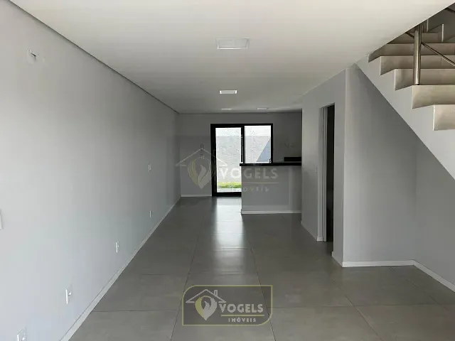 Casa 2 quartos e 3 banheiros, à venda, no bairro Jardim das Tulipas em Holambra