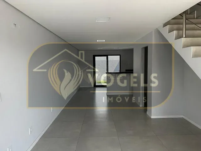 Casa 2 quartos e 3 banheiros, à venda, no bairro Jardim das Tulipas em Holambra