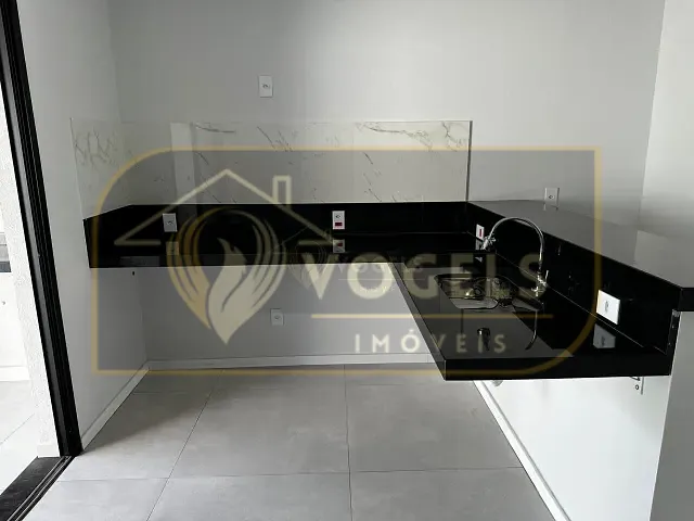 Casa 2 quartos e 3 banheiros, à venda, no bairro Jardim das Tulipas em Holambra